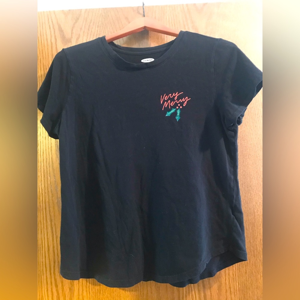 “Very Merry” Christmas Tee with short sleeves Size M Black